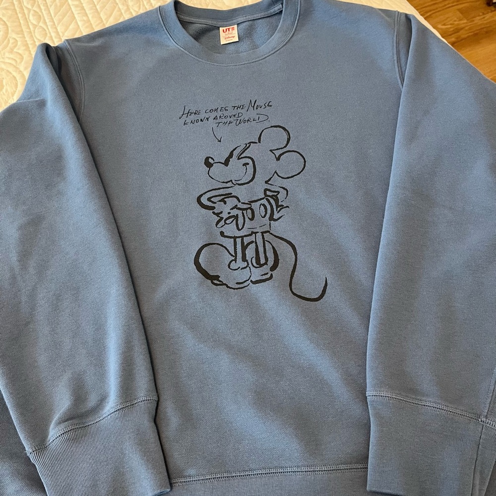 Crew neck Mickey Mouse sweatshirt from Uniqlo. - Picture 2 of 3